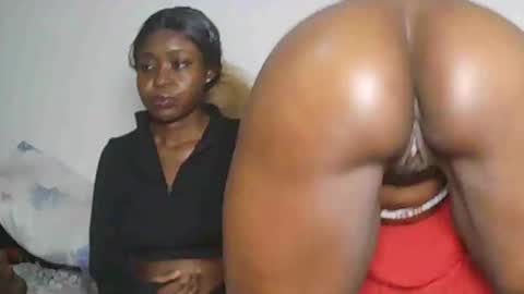 Snapshot of sexyebony283378 chatting on May 9, 8:14 pm sexyebony283378 online show from May 9, 8:14 pm