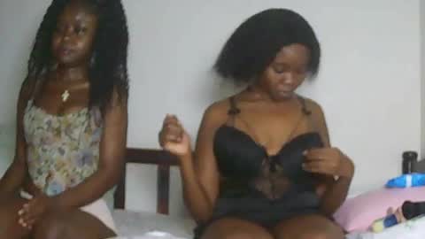 Snapshot of sexyebony283378 chatting on June 2, 8:27 am sexyebony283378 online show from June 2, 8:27 am