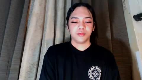 Snapshot of sexygoddess_tyra chatting on May 17, 2:35 pm TYRA 3 online show from May 17, 2:35 pm