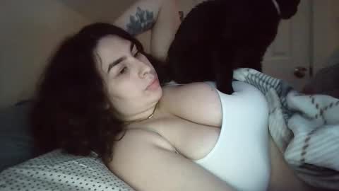 Snapshot of sexygoddesslizaaa chatting on May 1, 11:31 pm ETERNAL GODDESS WOMAN online show from May 1, 11:31 pm