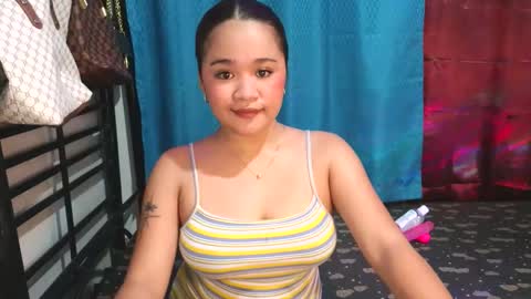 Snapshot of sexyheartyy chatting on May 21, 9:16 am Heart online show from May 21, 9:16 am
