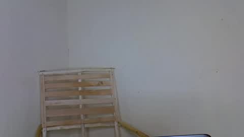 SexyHollyMontana1111 online show from April 18, 11:38 pm