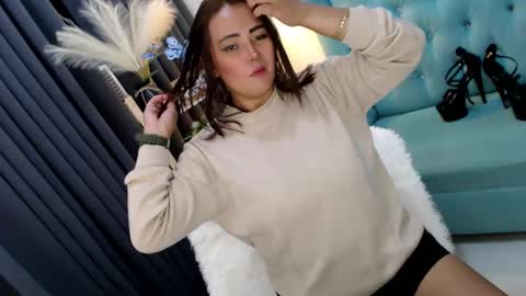 JENNY online show from December 11, 3:58 pm