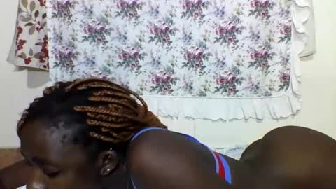 Snapshot of sexyjoane chatting on February 1, 11:48 pm JOAN online show from February 1, 11:48 pm