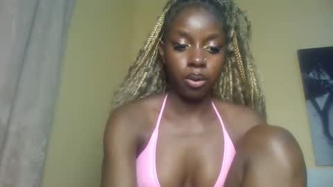 Snapshot of sexykitten200 chatting on November 18, 8:24 pm SexyKitty online show from November 18, 8:24 pm