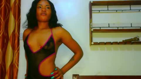 Snapshot of sexylavinn chatting on November 2, 11:40 pm lavinn online show from November 2, 11:40 pm