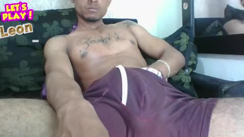 Snapshot of sexyleon69 chatting on May 25, 11:44 pm Sexy leon online show from May 25, 11:44 pm