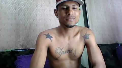 Snapshot of sexyleon69 chatting on June 12, 4:11 am Sexy leon online show from June 12, 4:11 am