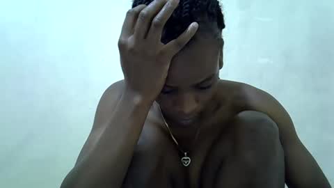 Snapshot of sexyliah chatting on September 13, 1:33 pm sexy liah online show from September 13, 1:33 pm