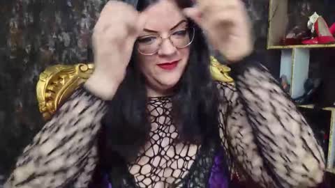 Snapshot of sexylilian chatting on May 30, 2:58 pm Mistress Lilian Lestrange online show from May 30, 2:58 pm