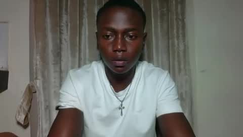 Snapshot of sexylinkebony2 chatting on February 26, 3:27 am sexylinkebony2 online show from February 26, 3:27 am