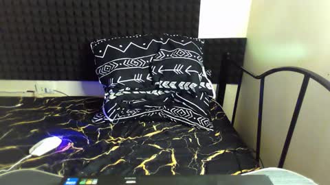 Snapshot of sexylove212002 chatting on November 12, 6:14 am Lily online show from November 12, 6:14 am