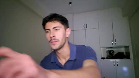 Snapshot of sexymann17 chatting on May 22, 7:52 pm sexymann17 online show from May 22, 7:52 pm