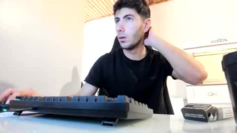 Snapshot of sexymann17 chatting on June 8, 3:23 pm sexymann17 online show from June 8, 3:23 pm