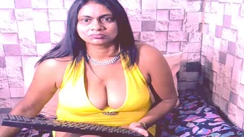 Snapshot of sexymaturemilf01 chatting on July 11, 12:41 pm sexymaturemilf01 online show from July 11, 12:41 pm