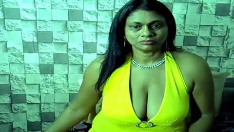 Snapshot of sexymaturemilf01 chatting on July 12, 3:19 am sexymaturemilf01 online show from July 12, 3:19 am