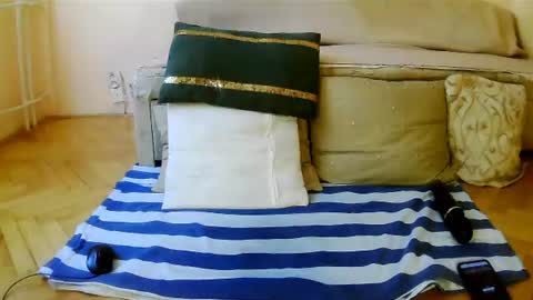 Snapshot of sexymayagold chatting on June 26, 1:37 pm Squirty Maya Gold online show from June 26, 1:37 pm
