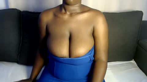 Snapshot of sexymelaninn chatting on July 24, 1:09 pm Sexy Melanin online show from July 24, 1:09 pm