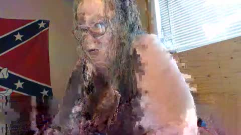 Snapshot of sexymommadaddy chatting on May 5, 4:37 pm sexymommadaddy online show from May 5, 4:37 pm