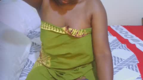 Snapshot of sexymompie chatting on December 9, 7:06 am CANDY online show from December 9, 7:06 am