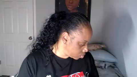 Snapshot of sexymona1218 chatting on September 17, 2:02 am SexyMona online show from September 17, 2:02 am