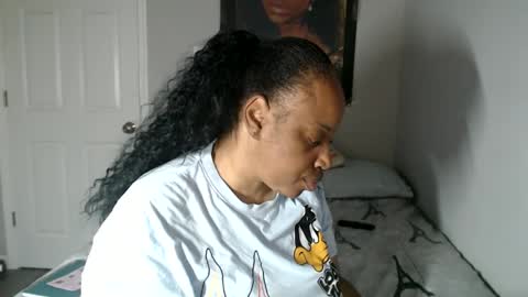 Snapshot of sexymona1218 chatting on September 19, 12:50 pm SexyMona online show from September 19, 12:50 pm