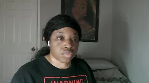 Snapshot of sexymona1218 chatting on September 30, 8:25 pm SexyMona online show from September 30, 8:25 pm