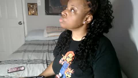 Snapshot of sexymona1218 chatting on October 8, 7:06 am SexyMona online show from October 8, 7:06 am