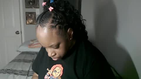 Snapshot of sexymona1218 chatting on October 9, 7:50 am SexyMona online show from October 9, 7:50 am