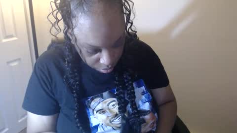 Snapshot of sexymona1218 chatting on May 2, 5:01 am SexyMona online show from May 2, 5:01 am