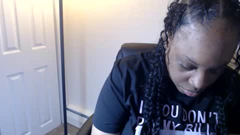 Snapshot of sexymona1218 chatting on May 4, 7:37 am SexyMona online show from May 4, 7:37 am