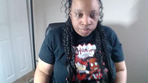 Snapshot of sexymona1218 chatting on May 6, 12:32 pm SexyMona online show from May 6, 12:32 pm