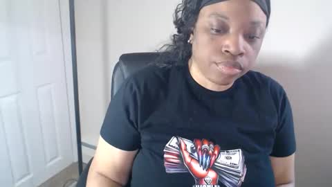 Snapshot of sexymona1218 chatting on May 16, 4:39 pm SexyMona online show from May 16, 4:39 pm