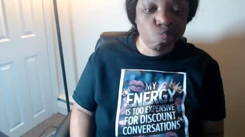 Snapshot of sexymona1218 chatting on May 24, 9:36 am SexyMona online show from May 24, 9:36 am