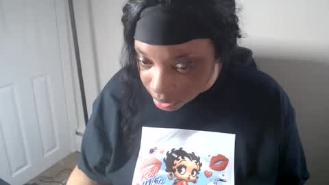Snapshot of sexymona1218 chatting on May 25, 1:50 pm SexyMona online show from May 25, 1:50 pm