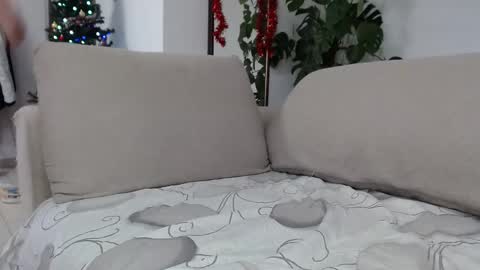 Snapshot of sexymuscle26 chatting on December 22, 12:38 pm Adrian online show from December 22, 12:38 pm