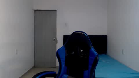 Natalia Duran online show from April 13, 6:57 pm