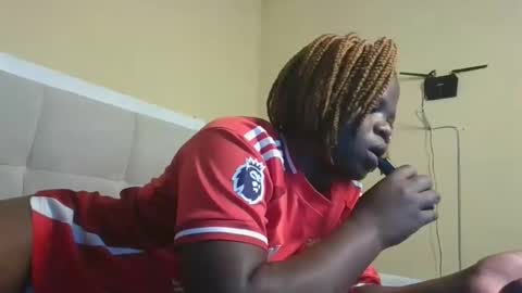 Snapshot of sexynina25 chatting on September 16, 12:17 pm nina online show from September 16, 12:17 pm