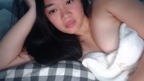 Snapshot of sexypenguin13 chatting on July 20, 8:50 am sexypenguin13 online show from July 20, 8:50 am