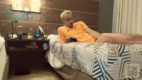 Snapshot of sexypossum chatting on April 5, 9:12 pm Possum online show from April 5, 9:12 pm