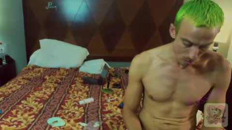 Snapshot of sexypossum chatting on April 20, 1:30 am Possum online show from April 20, 1:30 am