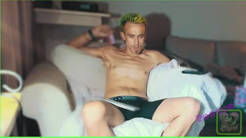 Snapshot of sexypossum chatting on April 29, 4:55 pm Possum online show from April 29, 4:55 pm