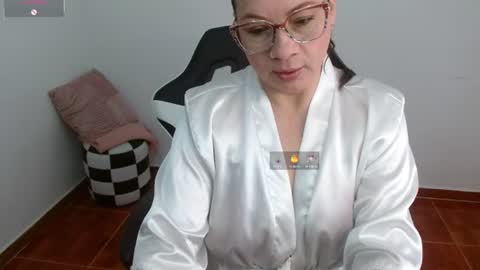 Snapshot of sexypsychologist chatting on July 19, 5:16 pm Sexy Psychologist online show from July 19, 5:16 pm