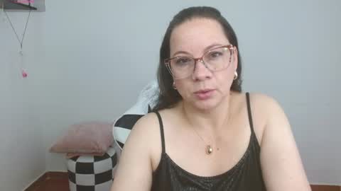 Snapshot of sexypsychologist chatting on July 25, 8:28 pm Sexy Psychologist online show from July 25, 8:28 pm