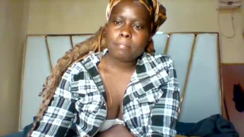 Snapshot of sexypussy983 chatting on July 8, 4:17 am Micky online show from July 8, 4:17 am