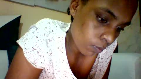 DOVY ACHIENG online show from October 20, 7:25 pm