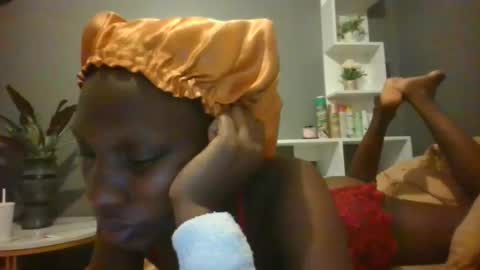 Snapshot of sexyquin1 chatting on February 26, 12:49 am sexyquin1 online show from February 26, 12:49 am