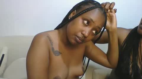 Snapshot of sexyriri22 chatting on December 2, 10:05 pm sexyriri22 online show from December 2, 10:05 pm