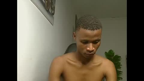 Snapshot of sexyromeo_bbc chatting on June 2, 6:54 pm Enzo online show from June 2, 6:54 pm