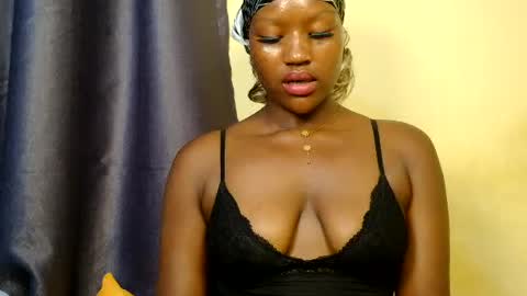 sexyroznnah online show from June 14, 12:07 pm